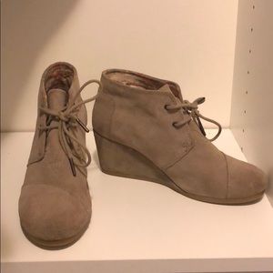 Tom’s wedged booties